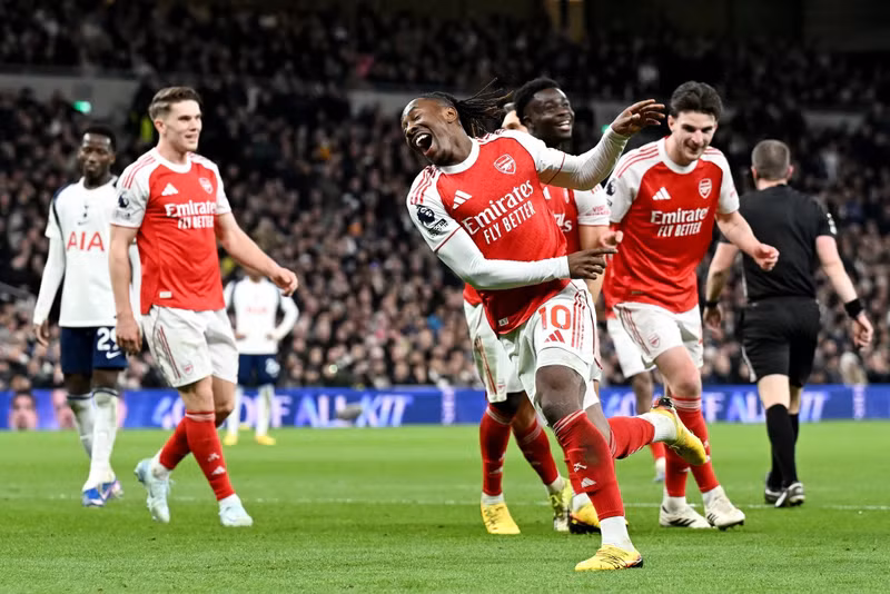 Đó lại là một ngày đáng nhớ nữa của tuyển thủ Anh trong trận đấu với Tottenham. arsenal-8.jpg