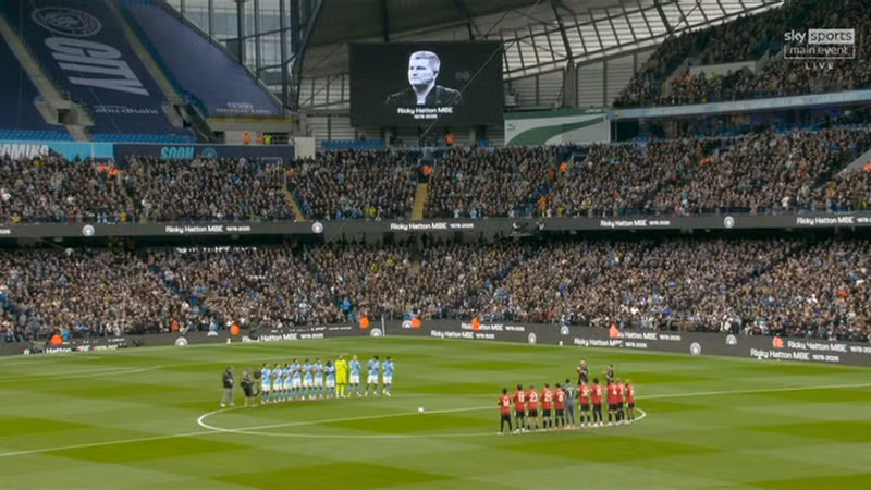 Tuyển thủ người Anh nói Man City dành tặng chiến thắng cho huyền thoại quyền Anh Ricky Hatton, một cổ động viên cuồng nhiệt của đội chủ sân Old Trafford. man-city-5.jpg