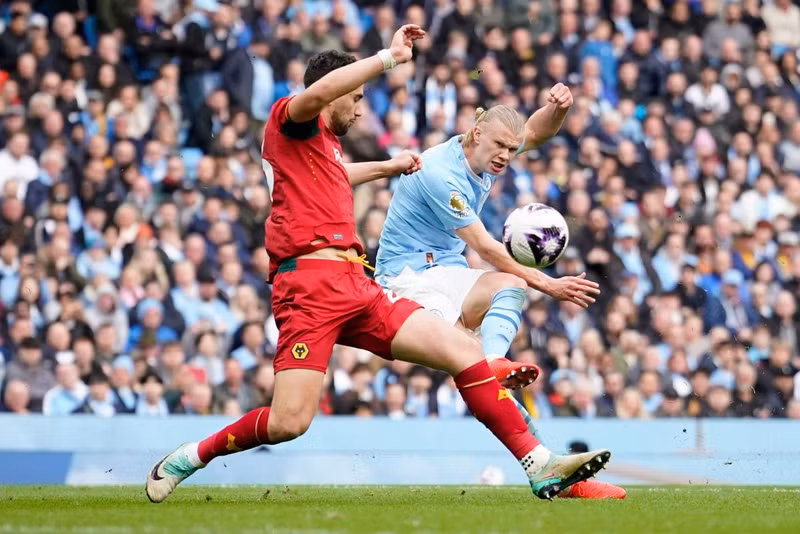 Erling Haaland: Dù sa sút vẫn ghi 27 bàn ở Ngoại hạng Anh, giúp Man City vô địch. Tuy nhiên, anh không có dịp tranh tài tại EURO 2024 do Na Uy không đủ điều kiện tham dự. 9.jpeg