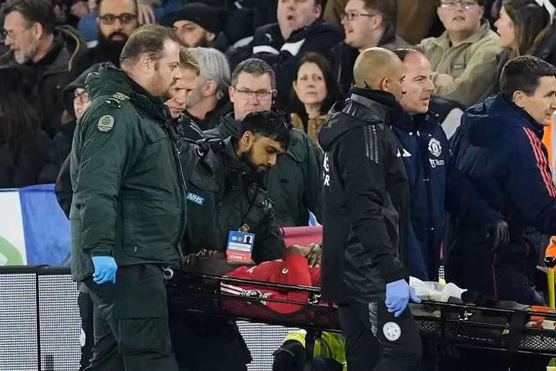Nỗi buồn nhất của Man Utd chính là tân binh Ayden Heaven dính chấn thương nặng. 8-5068.jpg