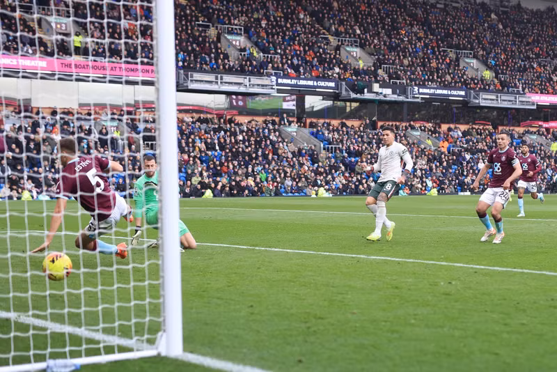 Chelsea có bàn thắng thứ hai nhờ công Enzo Fernandez ở phút 88. chelsea-5.jpg