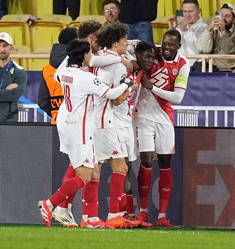 Monaco cũng có 13 điểm nhưng xếp thứ 10 và vẫn còn cơ hội vào vòng 16 đội nếu thắng trận cuối làm khách Inter Milan vào lúc 03 giờ ngày 31/1. aston-villa-08.jpg