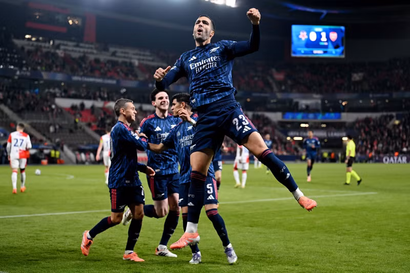 Đây là trận thắng thứ 10 liên tiếp của Arsenal trên mọi mặt trận. Họ cũng có trận thứ 8 giành chiến thắng mà không để thủng lưới bàn nào. arsenal-6.jpg