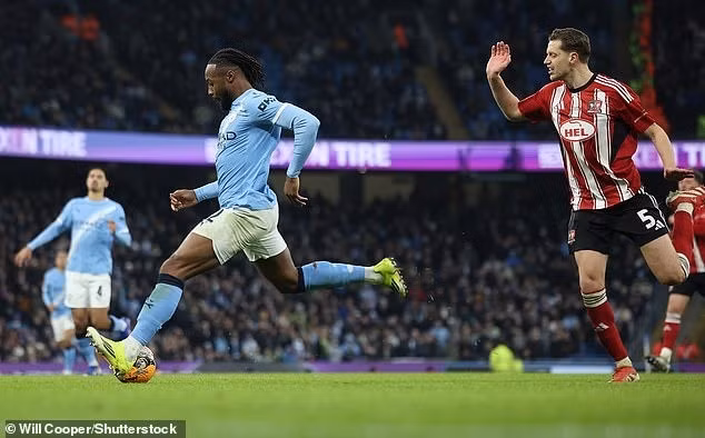 Tân binh Antoine Semenyo cũng đã ghi bàn đầu tiên và ở ngay trận ra mắt Man City. man-city-6.jpg