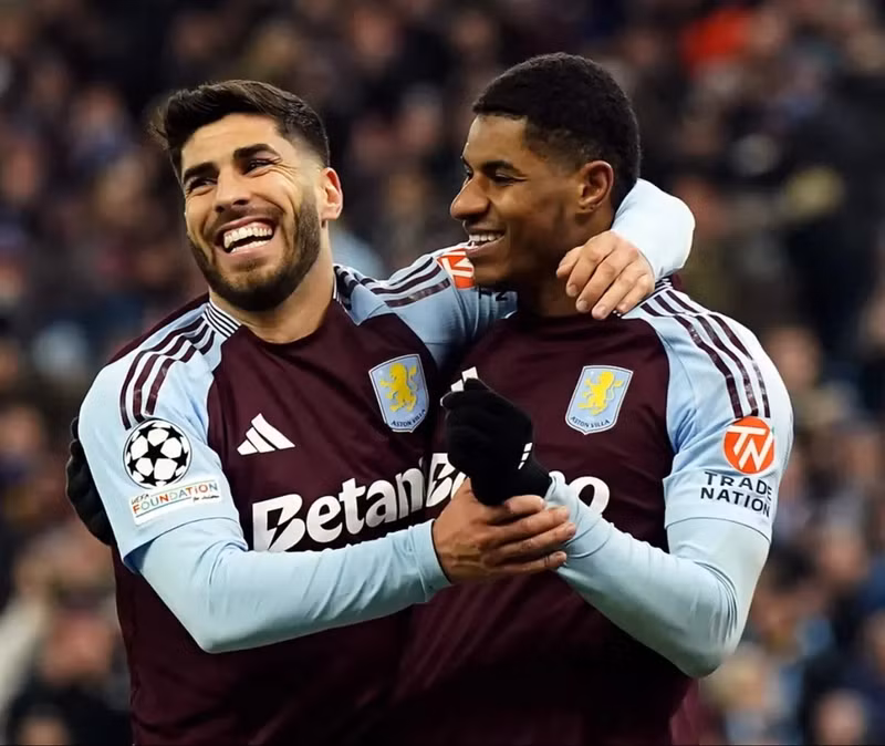 Siêu dự bị Marco Asensio ăn mừng cùng Marcus Rashford sau khi nâng tỷ số lên 3-0 ở phút 61. attonvila-1.jpg