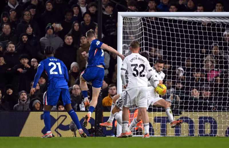 Dù vậy, tới phút 72, Liam Delap bất ngờ có bàn quân bình tỷ số 1-1 cho The Blues. chelsea-5-811.jpg