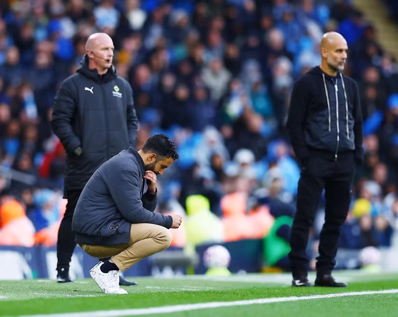 Trận thua khiến Man Utd rơi xuống vị trí 14, chỉ kém đội xuống hạng 1 điểm. Tình cảnh hiện tại khiến chiếc ghế của HLV Ruben Amorim lung lay dữ dội. man.jpg