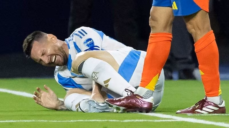 Messi dự kiến phải đầu tháng 9 mới có thể trở lại sân cỏ. Messi.jpeg
