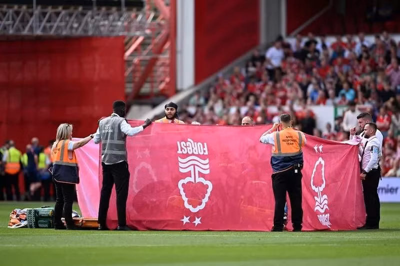 Nottingham Forest bị đội khách AFC Bournemouth cầm hoà 1-1. Đây là trận đấu mà tiền vệ Danilo của Nottingham Forest đã gặp phải chấn thương khủng khiếp chỉ 8 phút sau khi trận đấu bắt đầu. 6.jpg