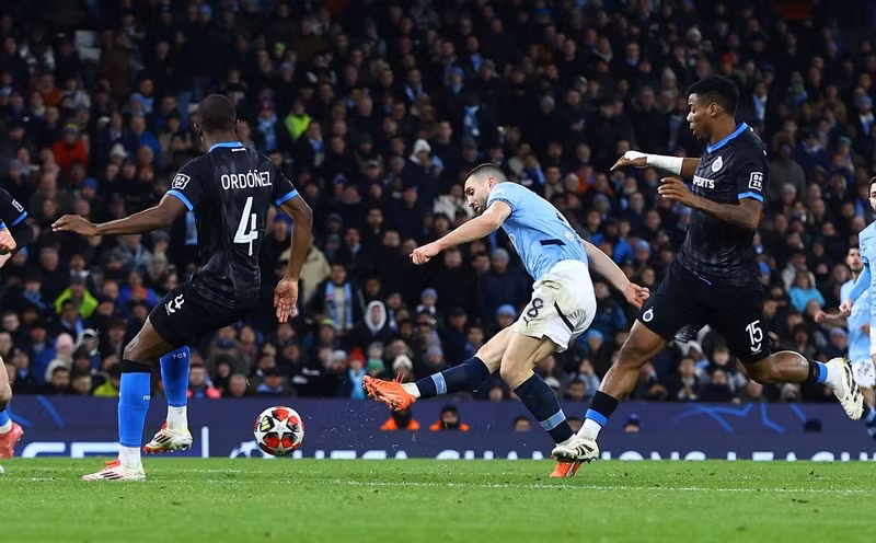 Mateo Kovacic quân bình tỷ số 1-1 cho đội chủ nhà ở phút 53. man-city-04.jpg