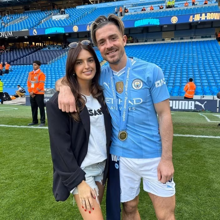 Cô là bạn gái của tiền vệ Jack Grealish đang thuộc biên chế Man City 3.jpg