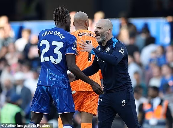 Kết quả này giúp Chelsea vượt qua Man City để chiếm vị trí thứ 4 với 49 điểm – hơn nhà đương kim vô địch 2 điểm). chelsea-07.jpg