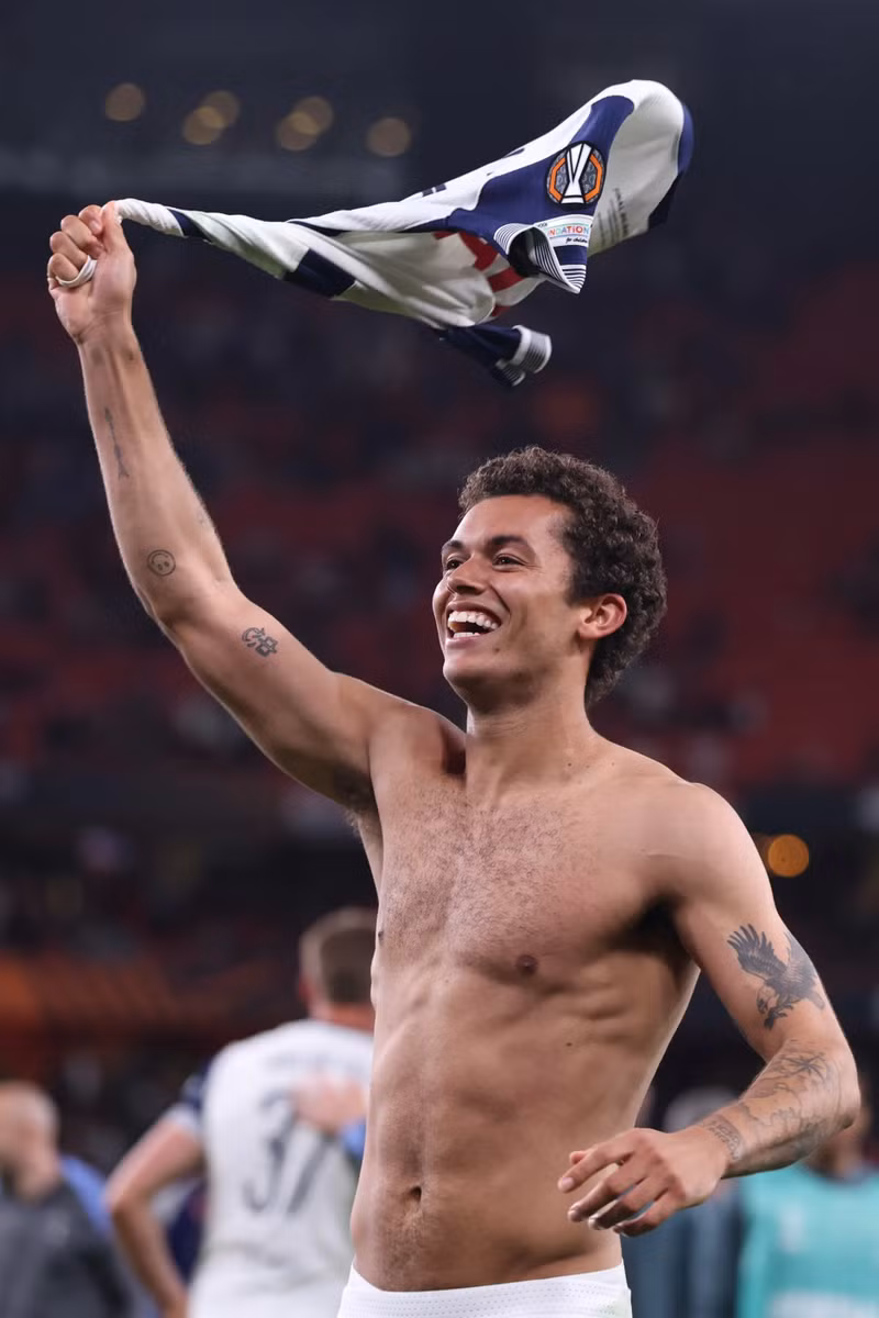 tottenham-5.jpg