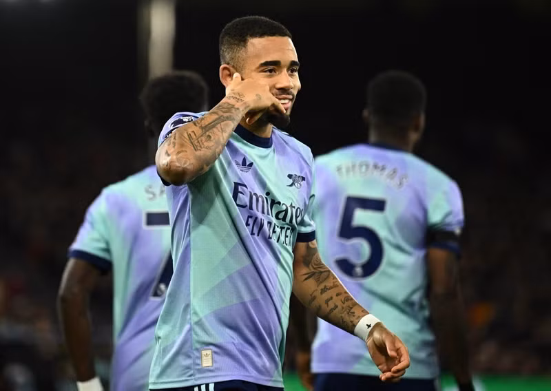 Gabriel Jesus tiếp tục tỏa sáng với bàn nâng tỷ số lên 2-1 cho Pháo thủ London ở phút 14. arsenal-06.jpg
