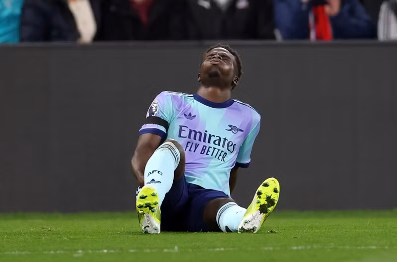 Vấn đề của Saka khiến ban huấn luyện và người hâm mộ Arsenal rất lo lắng. arsenal-01.jpg