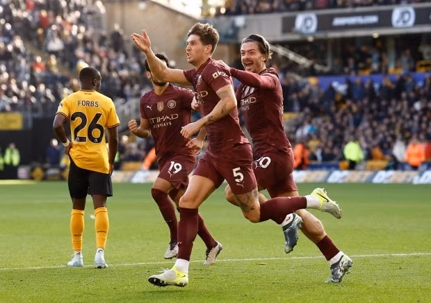 John Stones hóa người hùng giúp Man City kịch tính 2-1 ở phút 95. 7-4189.jpg