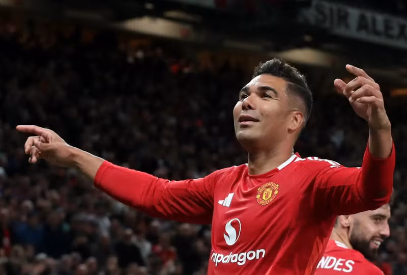 Casemiro cũng góp công vào chiến thắng của ‘Quỷ đỏ’ với pha lập công ở phút 79. man-utd-05.jpg