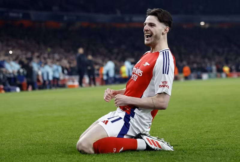 Pháo thủ London có khởi đầu như mơ khi Declan Rice mở tỷ số ngay phút thứ 2 của trận đấu. arsenal-02.jpg