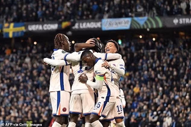 Đối thủ tiềm năng của Chelsea ở chung kết có thể sẽ là Betis, đội thắng Fiorentina 2-1 ở trận bán kết cùng giờ. chelsea-8-3905.jpg