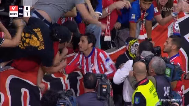 Jose Maria Gimenez của Atletico mong người hâm mộ không làm loạn nữa. 6.jpg