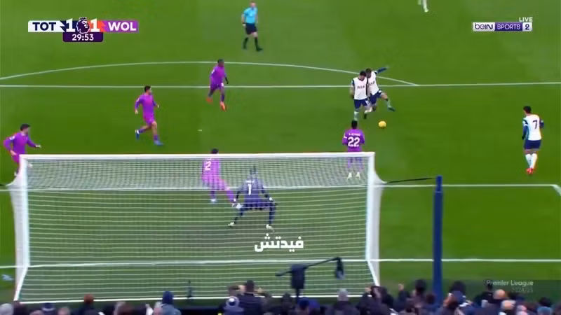 Bộ đôi của Tottenham lao vào nhau… tottenham-03.jpg
