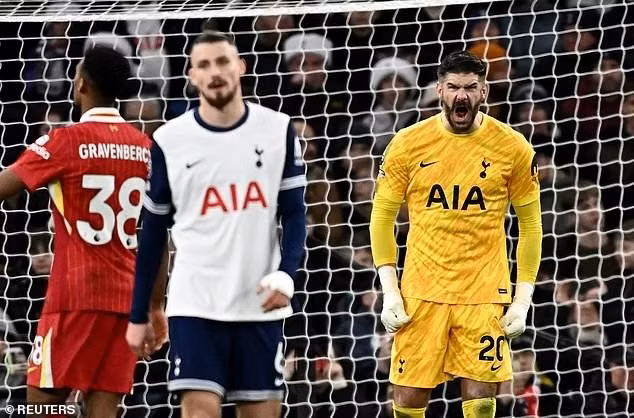 Spurs đứng thứ 11 kém top 4 tới 8 điểm sau 17 vòng đấu tại Ngoại hạng Anh. lvp11.jpg