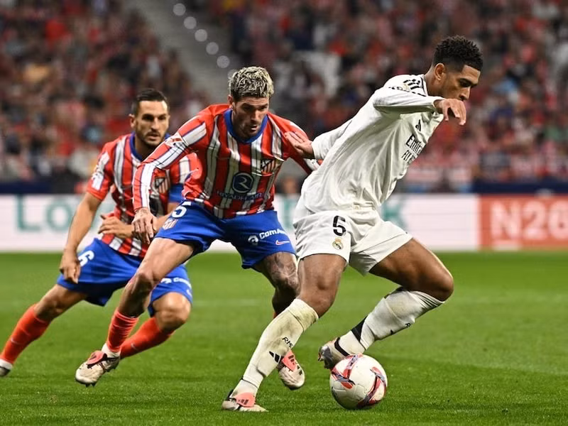 Kết quả khiến Real Madrid lỡ cơ hội thu hẹp khoảng cách điểm số với Barcelona, đội thua sốc Osasuna 2-4 trước đó. 9.jpg