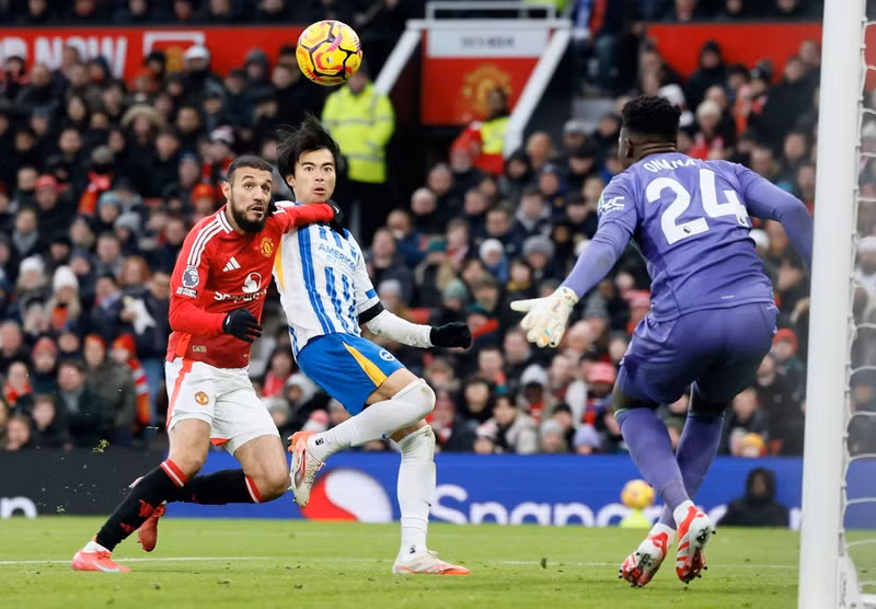 Kết quả này khiến Man Utd tụt xuống vị trí thứ 13 với 26 điểm sau 22 trận. man-utd-10.jpg
