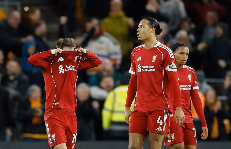 Thua đội chót bảng khiến hy vọng dự Champions League của Liverpool bị giáng một đòn mạnh. liverpool-6.jpg