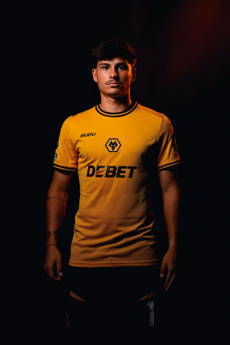 Cô là bạn gái của Rodrigo Gomes, 21 tuổi, đã được Wolverhampton Wanderers ký hợp đồng thời hạn 5 năm từ Braga. 10.jpg