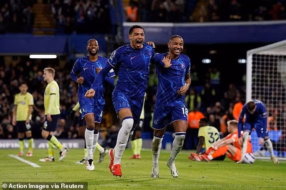 Chelsea đè bẹp Southampton 4-0 trên sân nhà ở vòng 27 Ngoại hạng Anh hôm 26/2 (giờ Hà Nội). Đây là chiến thắng mang tính giải tỏa với Chelsea khi họ chỉ giành được 8 trong 18 điểm tối đa trong năm 2025. chelsea-01.jpg