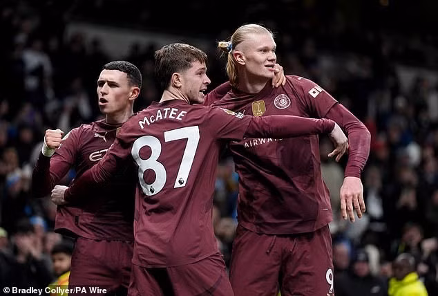 Chiến thắng giúp Man City trở lại Top 4 với 47 điểm. man-city-8.jpg