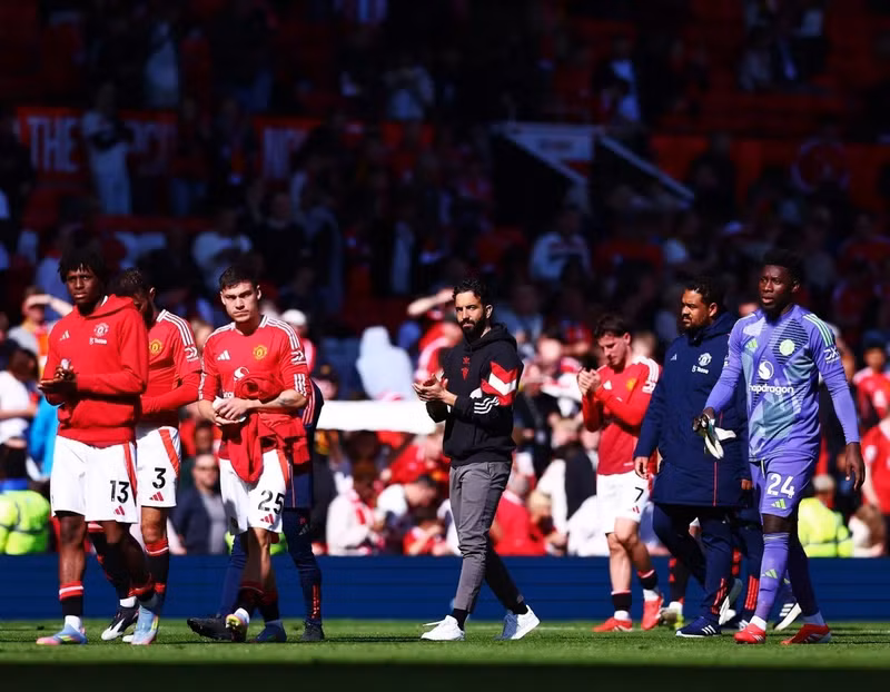 Tổng cộng, Man Utd đã thua 15 trận chỉ tính riêng ở Ngoại hạng Anh mùa này. man-utd-8.jpg