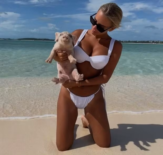 Marta Marchena được biết đến với tư cách siêu mẫu và blogger chuyên viết về thời trang. 3.jpg