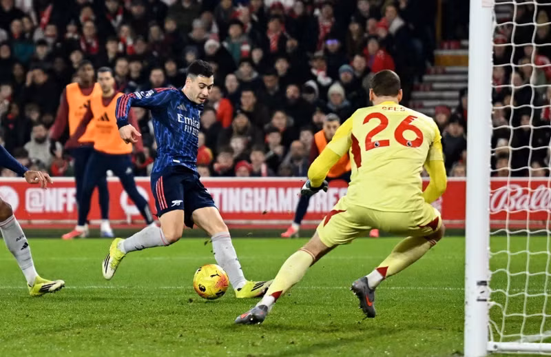 Arsenal cũng phải tiếc nuối vì lỡ cơ hội gia tăng cách biệt với Man City lên 9 điểm, khi bị chủ nhà Nottingham Forest cầm hòa 0-0. 7-12.jpg