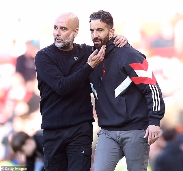 “Tôi cảm thấy thất vọng, rất thất vọng về trận đấu” – chuyên gia Gary Neville nói thêm. man-utd-09.jpg