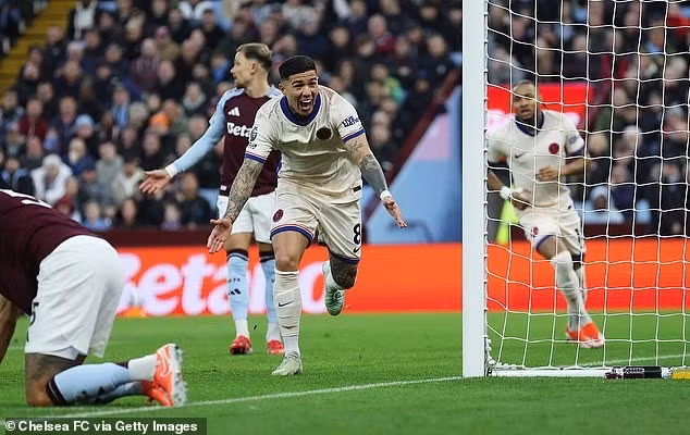 Enzo Fernandez (giữa) trước đó đã ghi bàn mở tỷ số cho Chelsea ở ngay phút thứ 9. 4-7176.jpg