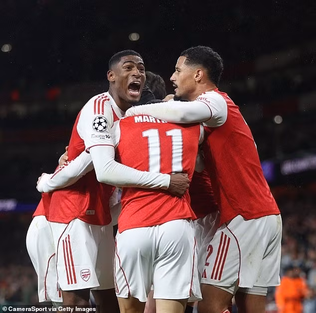 Đoàn quân dưới trướng HLV Mikel Arteta từng bị Bayern Munich loại ở tứ kết Champions League mùa 2023-2024. Họ bị cầm hoà 2-2 trên sân Emirates rồi thua 0-1 trên đất Đức. arsenal-2.jpg