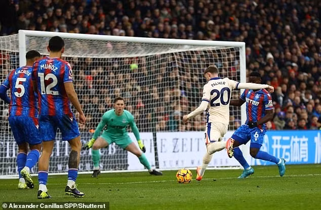 Thực tế, ngôi sao Cole Palmer đã mở tỷ số cho Chelsea ở ngay phút 14. chelsea-02.jpg