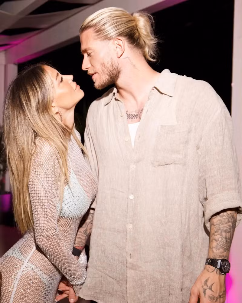Khoảnh khắc ngọt ngào của vợ chồng Diletta và thủ thành Loris Karius trong ngày đặc biệt của con gái. 3.jpg