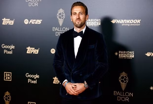 Đội trưởng đội tuyển Anh Harry Kane lịch lãm dự sự kiện tại Pháp. 4.jpg