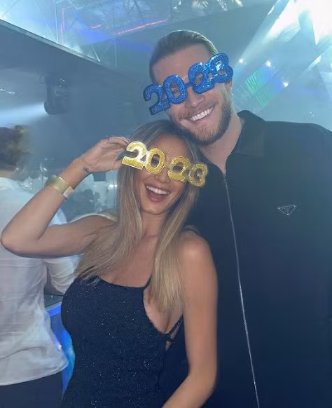 Diletta và cựu thủ môn của Liverpool bắt đầu hẹn hò vào cuối năm 2022. 7.png