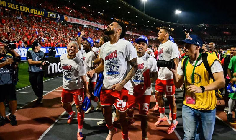 Panama sở hữu đội hình lớn tuổi nhất World Cup 2026 với mức trung bình 30,43 tuổi. Iran đứng thứ 2 với 30,33 tuổi, còn Colombia xếp tiếp theo với 30,09 tuổi.<br/> Bờ Biển Ngà sở hữu đội hình trẻ nhất panama.jpg