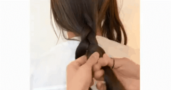 Học ngay 4 bước búi tóc cực dễ giúp bạn sang chảnh cực kỳ cá tính