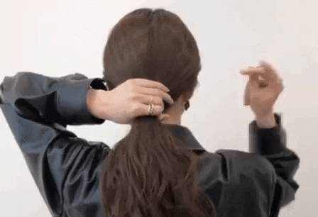 Thăng hạng vẻ đẹp, thần thái đảm bảo sang chảnh chỉ sau ba giây với kiểu buộc tóc này ảnh 1 Empty