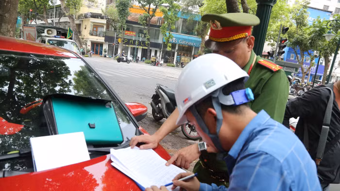 Lập biên bản xử lý nghiêm trường hợp vi phạm.