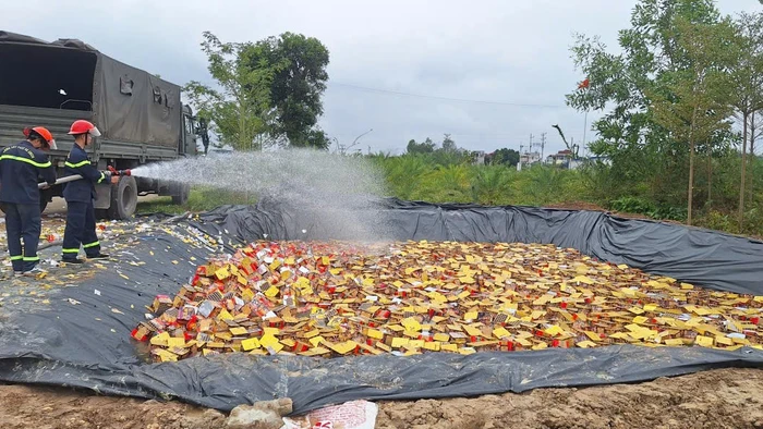 Toàn bộ số pháo hoa nổ được tiến hành tiêu hủy.