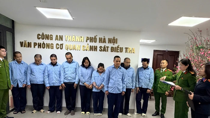 Cơ quan chức năng khởi tố 9 người về tội “Lừa đảo chiếm đoạt tài sản”.