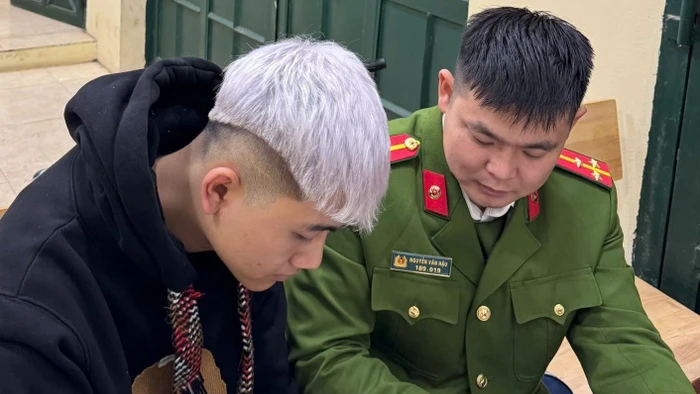 Diệp Văn Mạnh tại cơ quan công an.