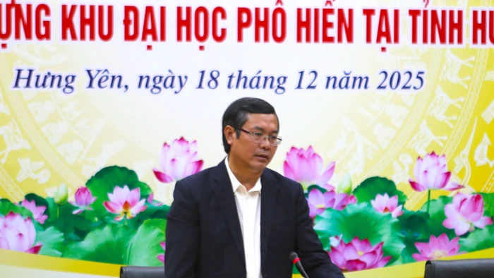 Thứ trưởng Bộ GD&ĐT Nguyễn Văn Phúc phát biểu.